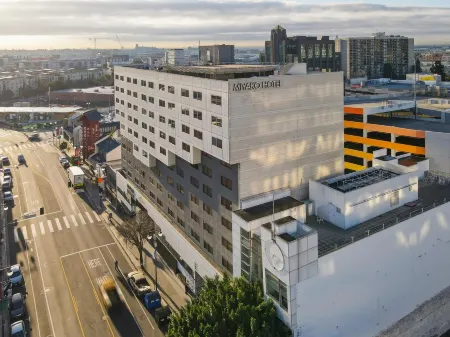 Miyako Hotel Los Angeles Отели рядом с достопримечательностью «The Belasco Theater»