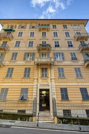 Livin' Portofino Sea Отели рядом с достопримечательностью «St. Anthony of Niasca»