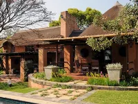Sherewood Lodge Hotels near The Willows