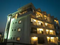 Hotel Y'Rise to Urasoe Hotel in zona Minatogawa StateSide Town