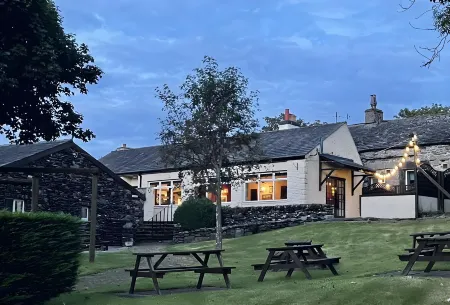 Cross Keys Inn Отели рядом с достопримечательностью «Farfield Mill»