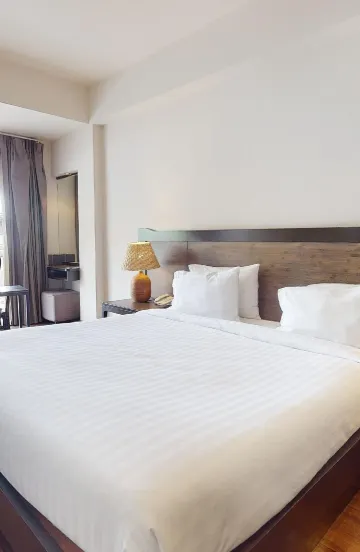 ห้องซูพีเรียร์ เตียงใหญ่ พร้อมระเบียง