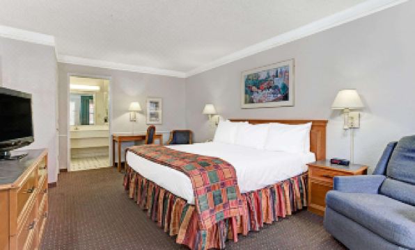 Days Inn by Wyndham Tucson City Center