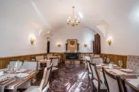 Hotel Gubernator` Các khách sạn gần Krylov Statue