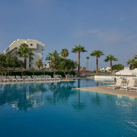 Atlantica Sancta Napa Hotel Отели рядом с достопримечательностью «Ayia Napa Harbour»