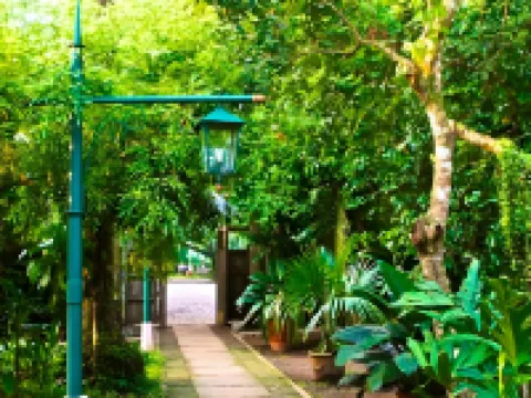 Sulyap Bed & Breakfast – Casa de Alitagtag Boutique Hotel