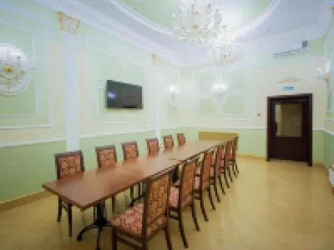 Grand Elets Hotel โรงแรมในเยเล็ทส์