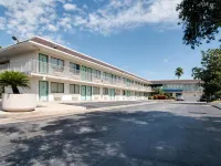 Rodeway Inn Kissimmee Maingate West - Free Theme Park Shuttle Hotel di 