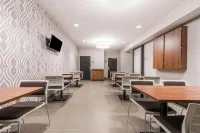 Microtel Inn & Suites by Wyndham Sweetwater - sarapan