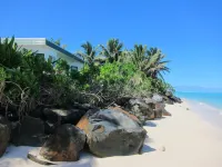 Raina Beach Apartments & Houses