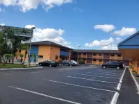 Rodeway Inn Apopka South - Parking