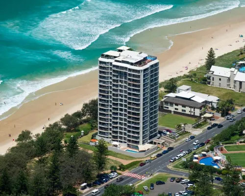 Golden Sands on the Beach - Absolute Beachfront Apartments Hotels in Main Beach