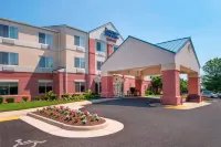Fairfield Inn & Suites Dulles Airport Chantilly Hotels near Virginia Christian University
