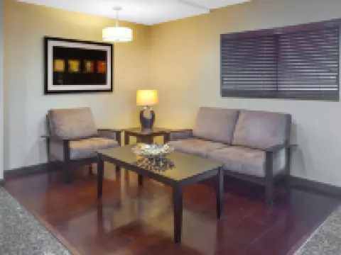 Days Inn by Wyndham le Roy/Bloomington Southeast Hotels in McLean County