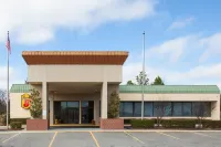 Super 8 by Wyndham Atoka Hotels in Atoka