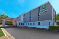 Holiday Inn Express Fairfax - Arlington Boulevard Hotels in Mantua