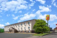 Super 8 by Wyndham Clinton Hotels near Felix Adler Children's Discovery Center