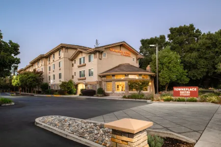TownePlace Suites San Jose Campbell Отели рядом с достопримечательностью «Лос Гатос Крик Трейл»