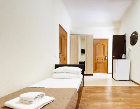 Лотос Отели рядом с достопримечательностью «Пляж "Роза Хутор"»