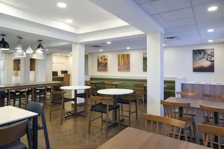 Fairfield Inn & Suites Winchester Отели в г. Шони
