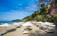 Aeneas' Landing Resort - Beach