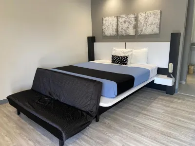 Crystal Inn - Sugarland Hotels near Kalahari Night Club and Bar