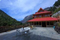Tirthan Village Resort Hotels in Pekhri