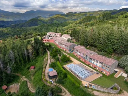 Vilar Rural de Sant Hilari Sacalm by Serhs Hotels Отели в г. Сант-Илари-Сакальм