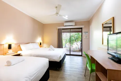 Contour Hotel