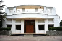Poppys Vista Hotel - parcheggio