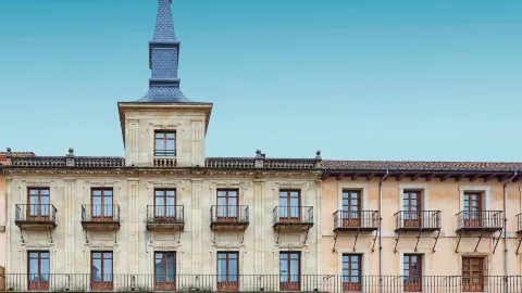NH Collection Leon Plaza Mayor in レオン