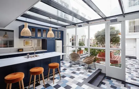 The Hoxton, Amsterdam Отели рядом с достопримечательностью «Dopey's Elixir»