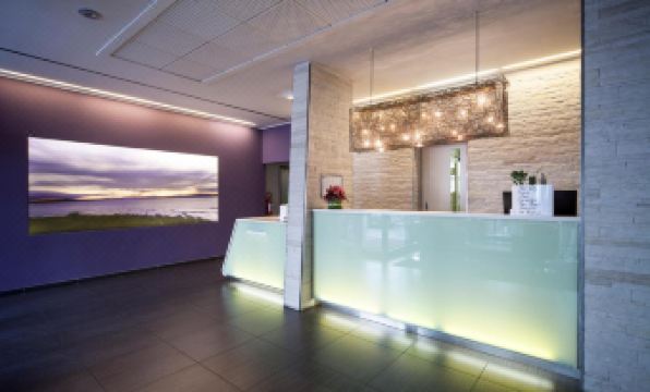 Arli Hotel Business and Wellness