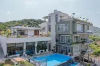 Suramya-A Luxury Boutique Hotel - インフィニティプール