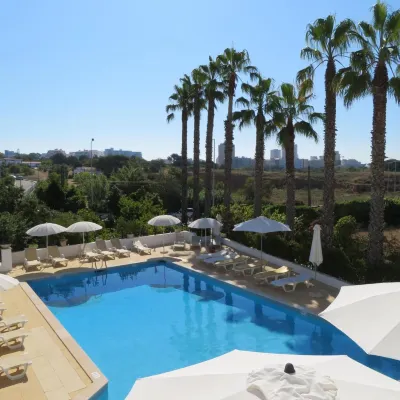 Villa Alcaide Hotels near Praia dos Careanos