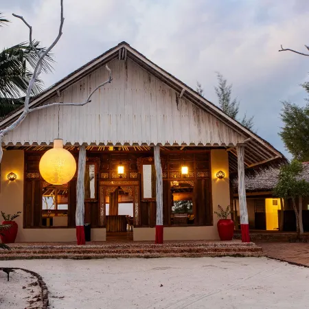 Roka Resort Отели рядом с достопримечательностью «Пляж Trikora»