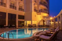 Hotel le Royal Park - Kolam Renang