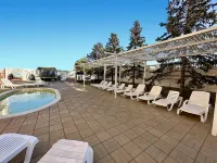 Mandarin Hotel - Pools