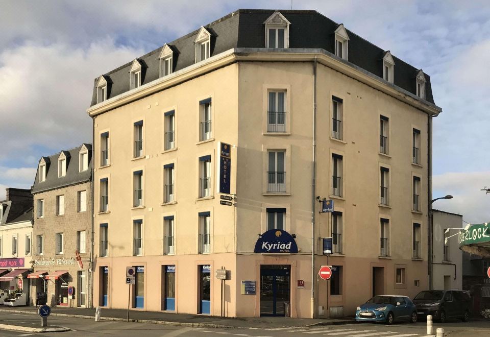 Hotel Kyriad Lamballe - Hôtel rénové - Housity