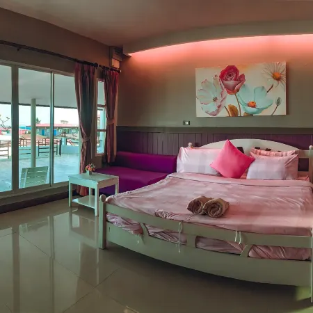 Bee Orchid Pool Villa