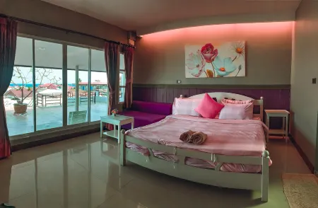 Bee Orchid Pool Villa