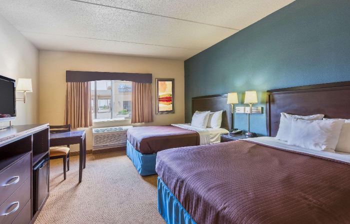 AmericInn by Wyndham Monmouth