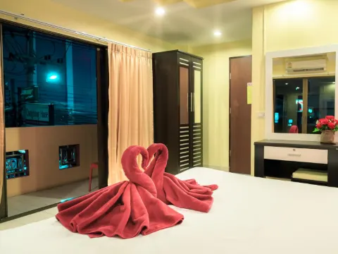 ห้องพักพร้อมระเบียง(เตียงคิงไซส์)