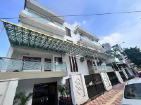 Hotel Aman Residency