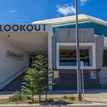 Scarborough & Absolutely Beachfront