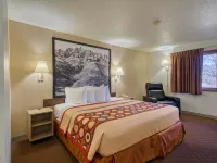 Super 8 by Wyndham Hot Springs Hotels in Hot Springs