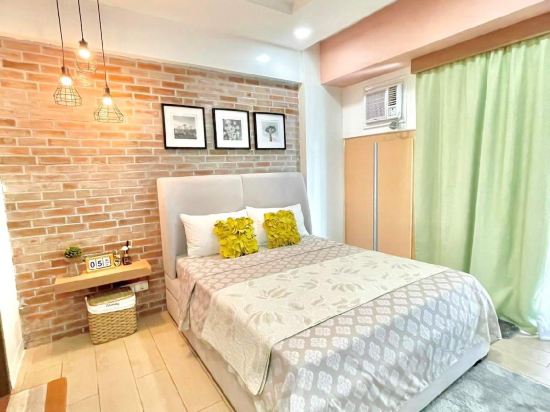 Lovely Unit with free wifi & netflix I across Naia Terminal 3 airport