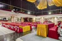 New Grand Park Hotel Hotels in Simokerto