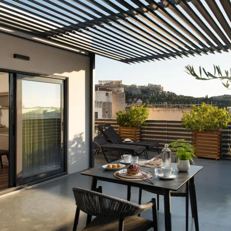 Urban Nest - Suites & Apartments