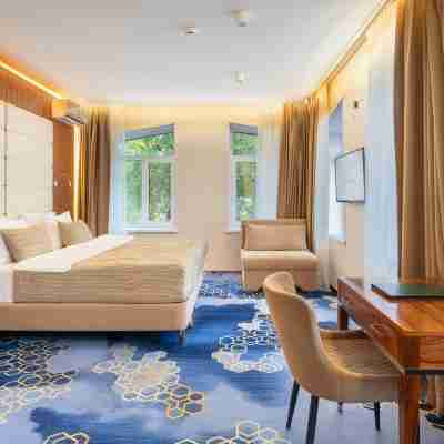 V Hotel&Rooftop Lounge Hotel Rooms